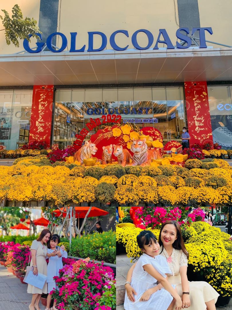 Khách du lịch checkin tại Gold Coast Nha Trang